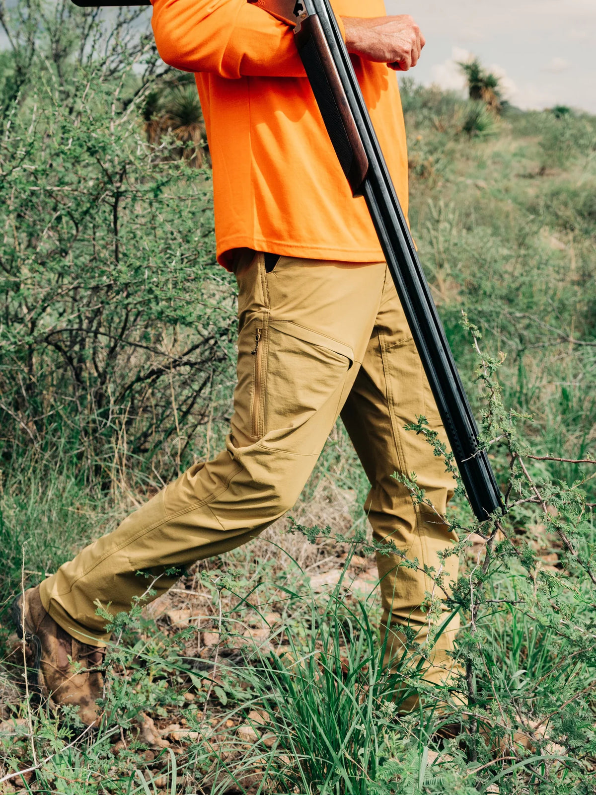 Duck Camp Men's Field Tech Pants- Wheat